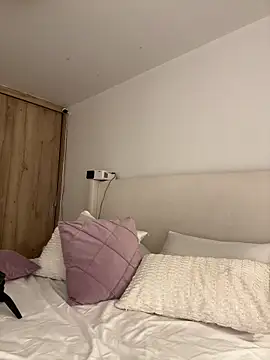 Snapshot of Bella_cutte_ chatting on December 1, 11:16 pm Bella cutte online show from December 1, 11:16 pm