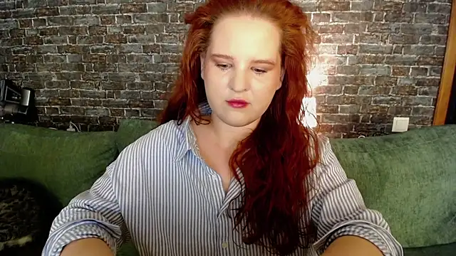 Snapshot of FlowerOfFreedom_ chatting on December 15, 6:08 am FlowerOfFreedom online show from December 15, 6:08 am