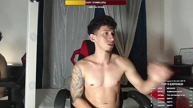 Snapshot of stevenSEX123 chatting on December 23, 3:39 am stevenSEX123 online show from December 23, 3:39 am