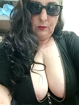 eroticjessitop online show from April 16, 9:39 pm