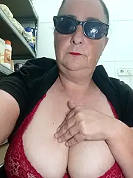 eroticjessitop online show from February 12, 6:18 pm