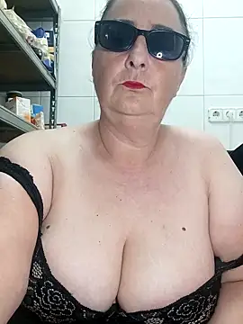 eroticjessitop online show from February 21, 6:32 pm