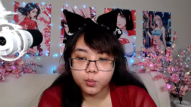 Snapshot of Moertomlly chatting on July 5, 5:14 am Moertomlly online show from July 5, 5:14 am