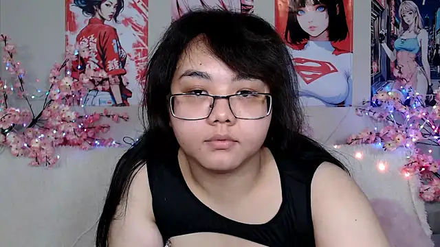 Snapshot of Moertomlly chatting on June 11, 4:31 am Moertomlly online show from June 11, 4:31 am