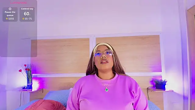  nickypurple  online show from September 30, 7:09 pm