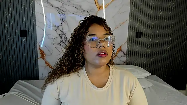 Snapshot of _nickypurple_ chatting on June 17, 2:05 pm nickypurple online show from June 17, 2:05 pm