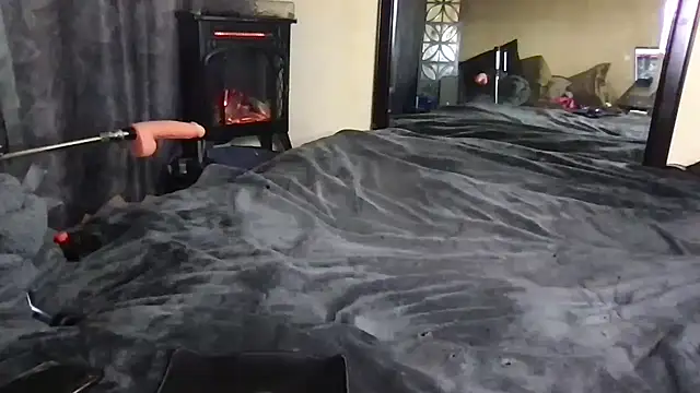 TiffaneyLove online show from December 16, 1:10 am