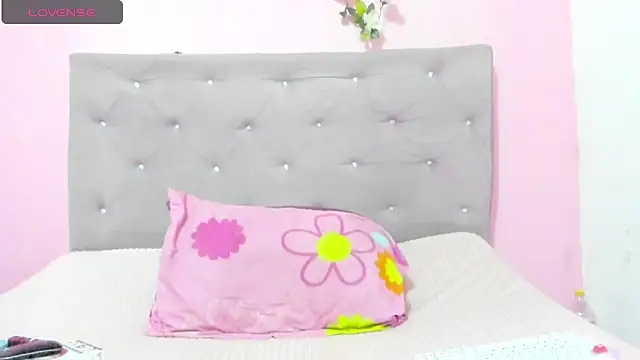 Ania-Ross online show from March 3, 3:27 am