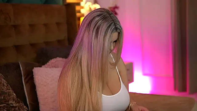 SophieBoobsX online show from December 20, 6:27 am