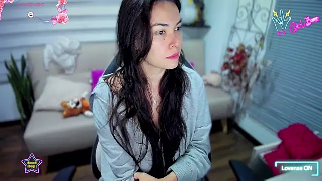 Snapshot of Lunlunera chatting on February 14, 2:12 am Lunlunera online show from February 14, 2:12 am