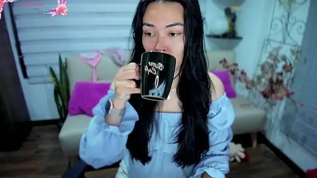 Snapshot of Lunlunera chatting on October 31, 2:41 am Lunlunera online show from October 31, 2:41 am