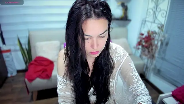 Snapshot of Lunlunera chatting on December 22, 2:44 am Lunlunera online show from December 22, 2:44 am