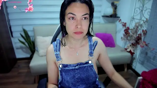 Snapshot of Lunlunera chatting on October 29, 3:27 am Lunlunera online show from October 29, 3:27 am