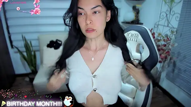 Snapshot of Lunlunera chatting on November 12, 2:26 am Lunlunera online show from November 12, 2:26 am