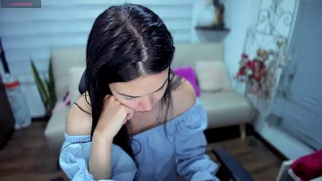 Snapshot of Lunlunera chatting on December 21, 12:46 am Lunlunera online show from December 21, 12:46 am