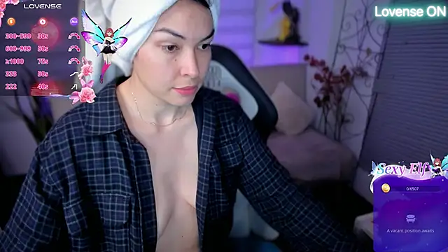 Snapshot of Lunlunera chatting on June 9, 2:23 am Lunlunera online show from June 9, 2:23 am