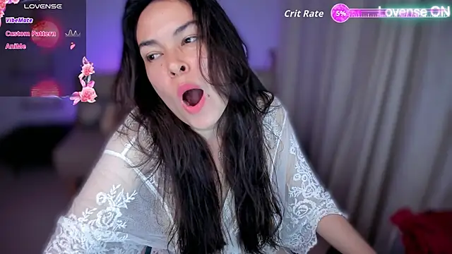 Snapshot of Lunlunera chatting on July 6, 3:02 am Lunlunera online show from July 6, 3:02 am