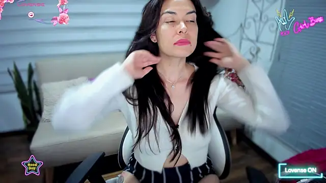 Snapshot of Lunlunera chatting on February 3, 6:22 am Lunlunera online show from February 3, 6:22 am