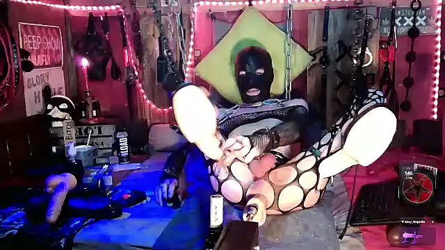 Snapshot of Kamafly4you chatting on February 23, 4:57 pm Kamafly4you online show from February 23, 4:57 pm