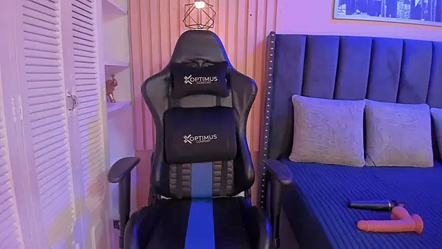 ashlye miller  online show from September 10, 4:11 am