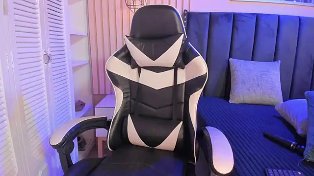 ashlye miller  online show from February 25, 4:34 am