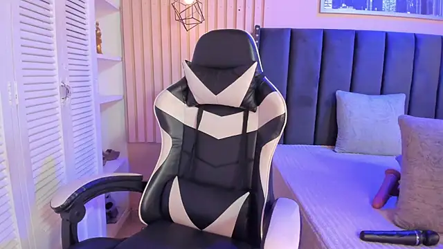 ashlye miller  online show from February 8, 4:32 am