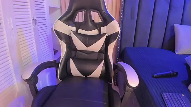 ashlye miller  online show from March 31, 4:36 am