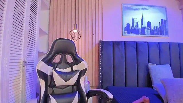 ashlye miller  online show from March 28, 4:35 am