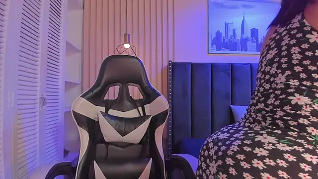 ashlye miller  online show from April 2, 4:19 am