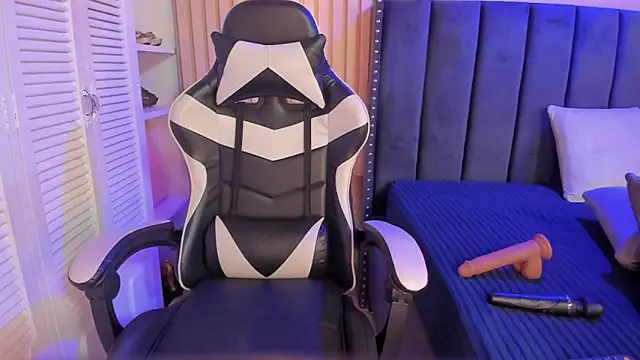 ashlye miller  online show from December 23, 4:01 am