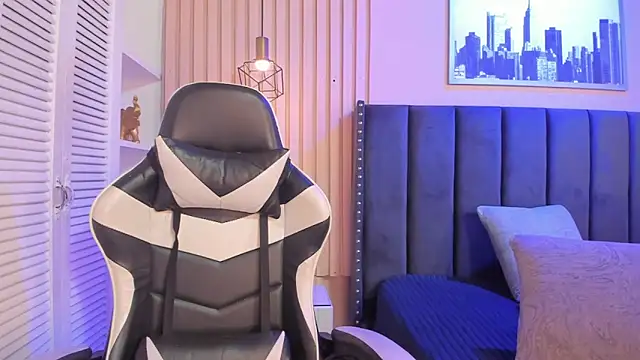 ashlye miller  online show from February 13, 4:23 am