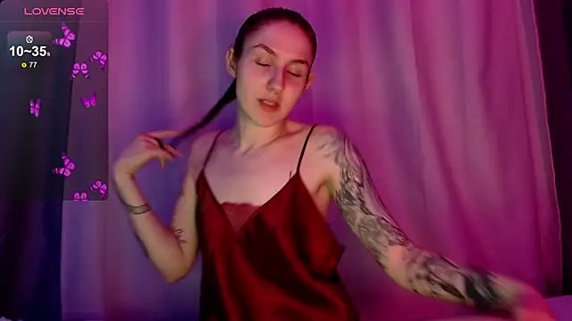 Snapshot of NiaEllis chatting on January 9, 11:13 pm NiaEllis online show from January 9, 11:13 pm