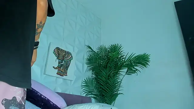 Snapshot of Hellen_Sky chatting on May 20, 7:11 pm Hellen Sky online show from May 20, 7:11 pm