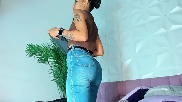 Snapshot of Hellen_Sky chatting on October 23, 7:23 pm Hellen Sky online show from October 23, 7:23 pm