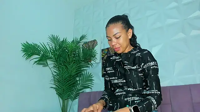 Snapshot of Hellen_Sky chatting on November 12, 7:07 pm Hellen Sky online show from November 12, 7:07 pm