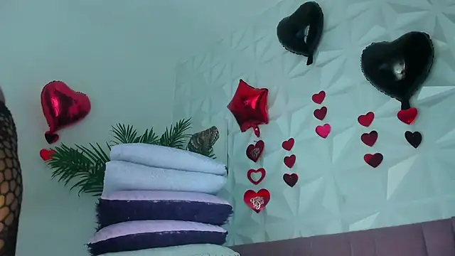 Hellen Sky online show from March 14, 7:20 pm