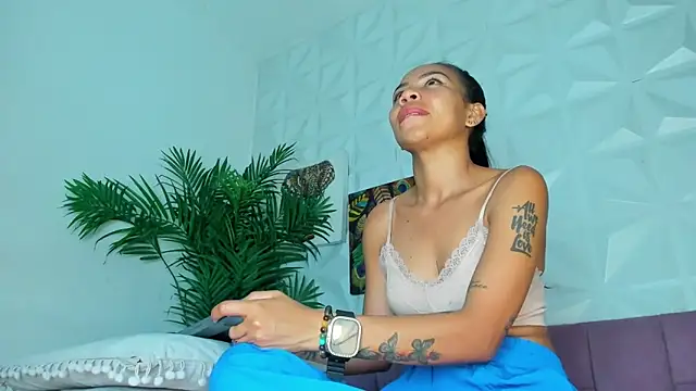 Snapshot of Hellen_Sky chatting on November 13, 7:07 pm Hellen Sky online show from November 13, 7:07 pm