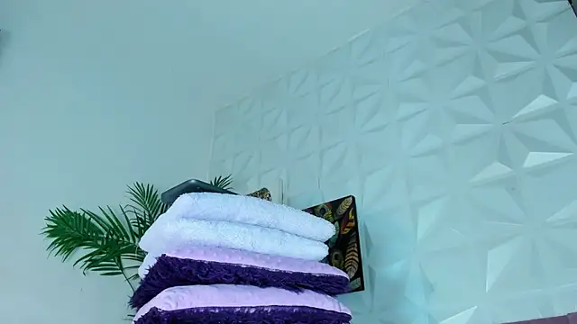 Hellen Sky online show from December 5, 7:23 pm