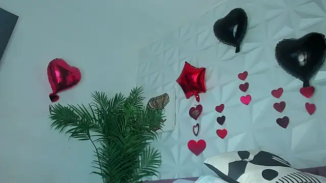 Snapshot of Hellen_Sky chatting on May 1, 7:08 pm Hellen Sky online show from May 1, 7:08 pm