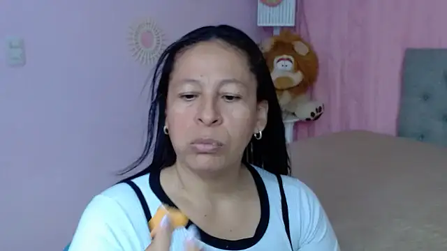 Snapshot of mature_martina chatting on October 13, 7:48 pm mature martina online show from October 13, 7:48 pm