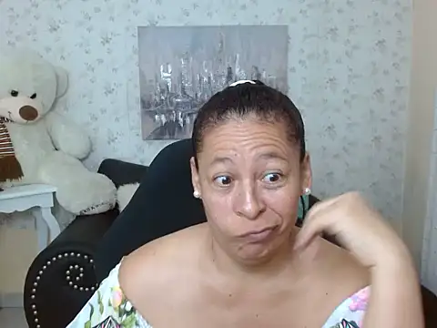 mature martina online show from April 18, 10:32 pm