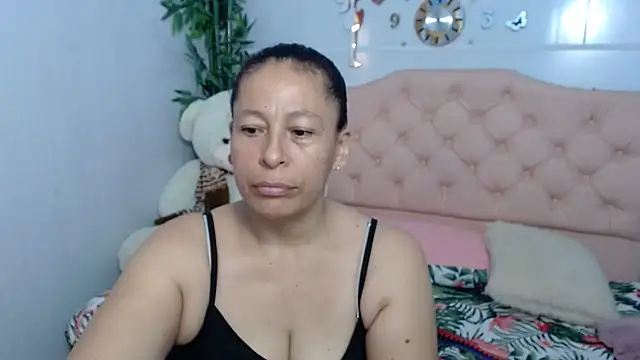 Snapshot of mature_martina chatting on September 21, 6:13 pm mature martina online show from September 21, 6:13 pm