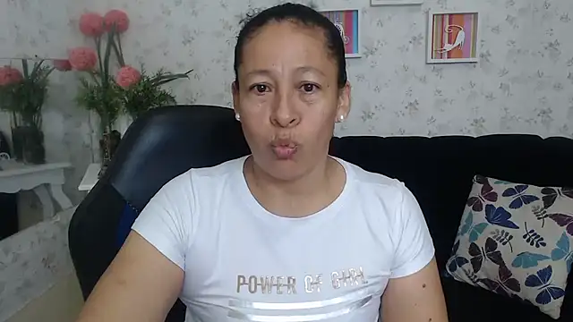 Snapshot of mature_martina chatting on March 20, 1:26 pm mature martina online show from March 20, 1:26 pm