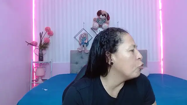 mature martina online show from May 28, 12:33 pm