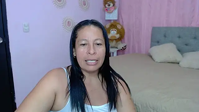 Snapshot of mature_martina chatting on October 18, 10:39 am mature martina online show from October 18, 10:39 am