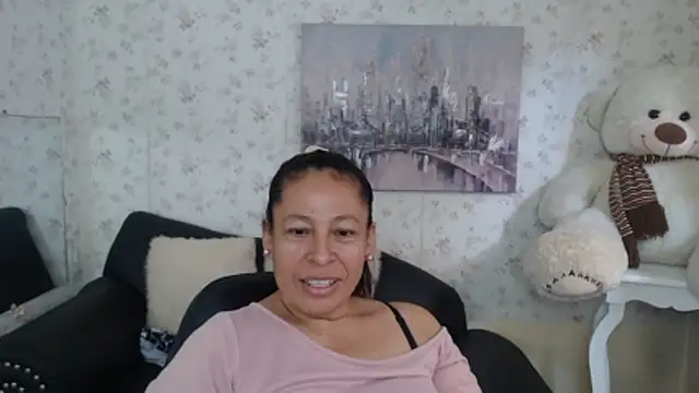 mature martina online show from May 25, 8:07 pm