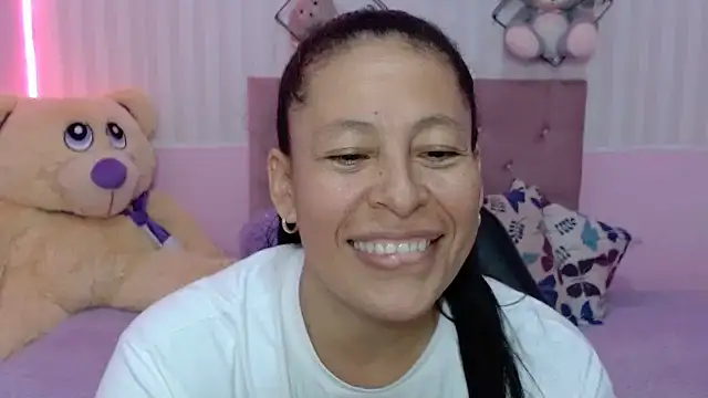 Snapshot of mature_martina chatting on November 21, 5:34 pm mature martina online show from November 21, 5:34 pm