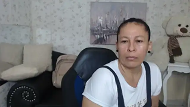mature martina online show from June 1, 9:58 pm