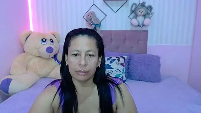 Snapshot of mature_martina chatting on November 16, 10:20 am mature martina online show from November 16, 10:20 am