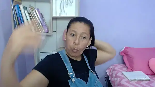 Snapshot of mature_martina chatting on October 28, 10:41 pm mature martina online show from October 28, 10:41 pm